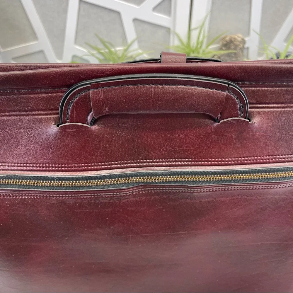 {american portfolio co} Vintage Burgundy Red Leather Attache Briefcase